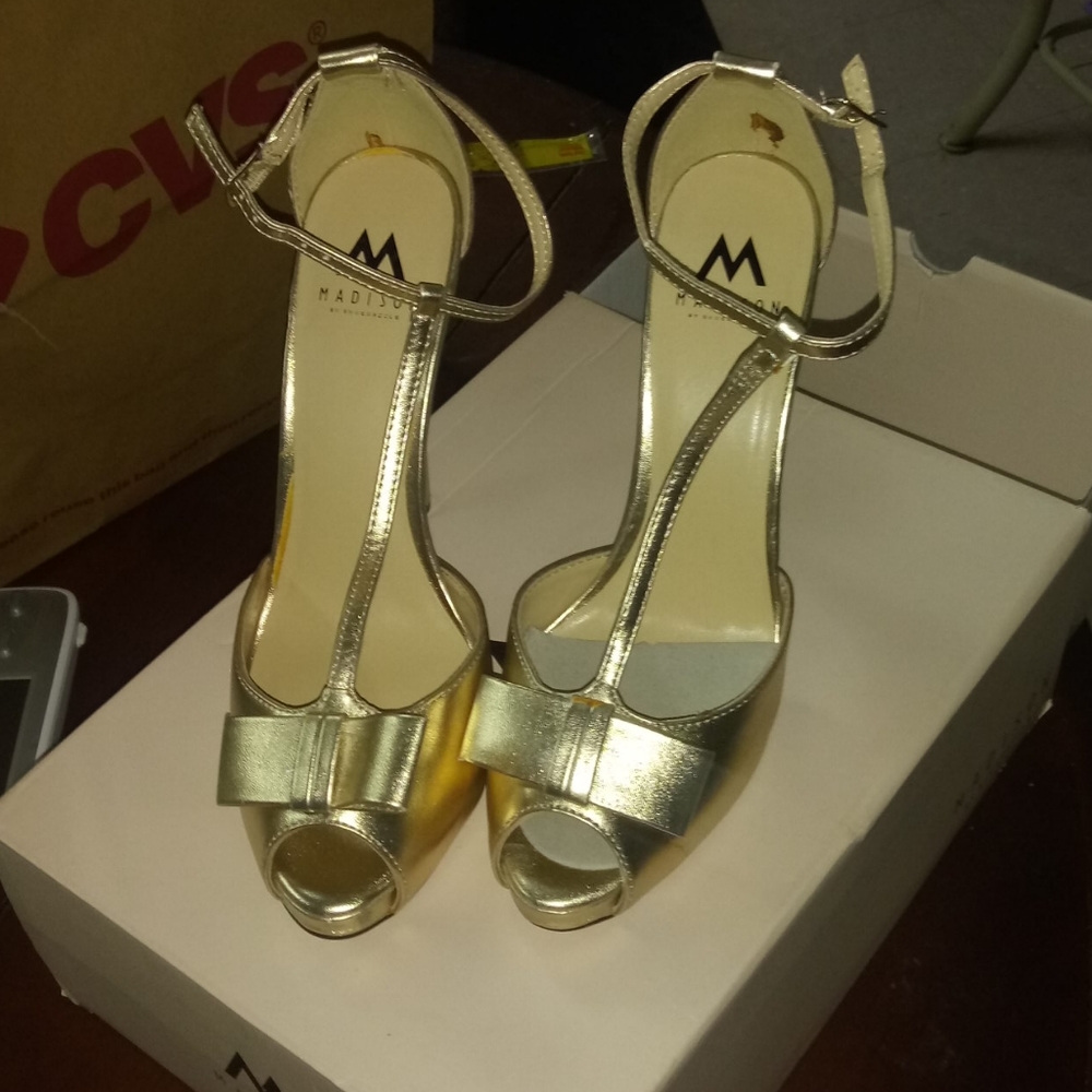 madison size 8 by shoedazzle brand new gold heels